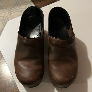 Brown leather dansko 7.5